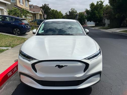 Photo 1 of 6 of 2021 Ford Mustang Mach-E Select